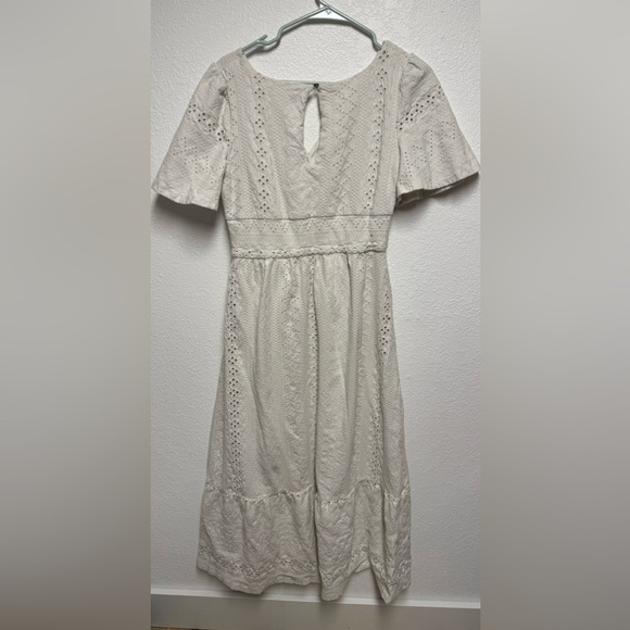 Maeve by Anthropologie Cream Eyelet Midi Dress V-Neck Size M - Picture 7 of 10